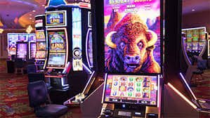 Meja European Roulette dengan dealer langsung
